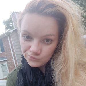 Meet your Posher, Holly